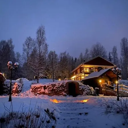 Loma-asunnot Aamurusko *